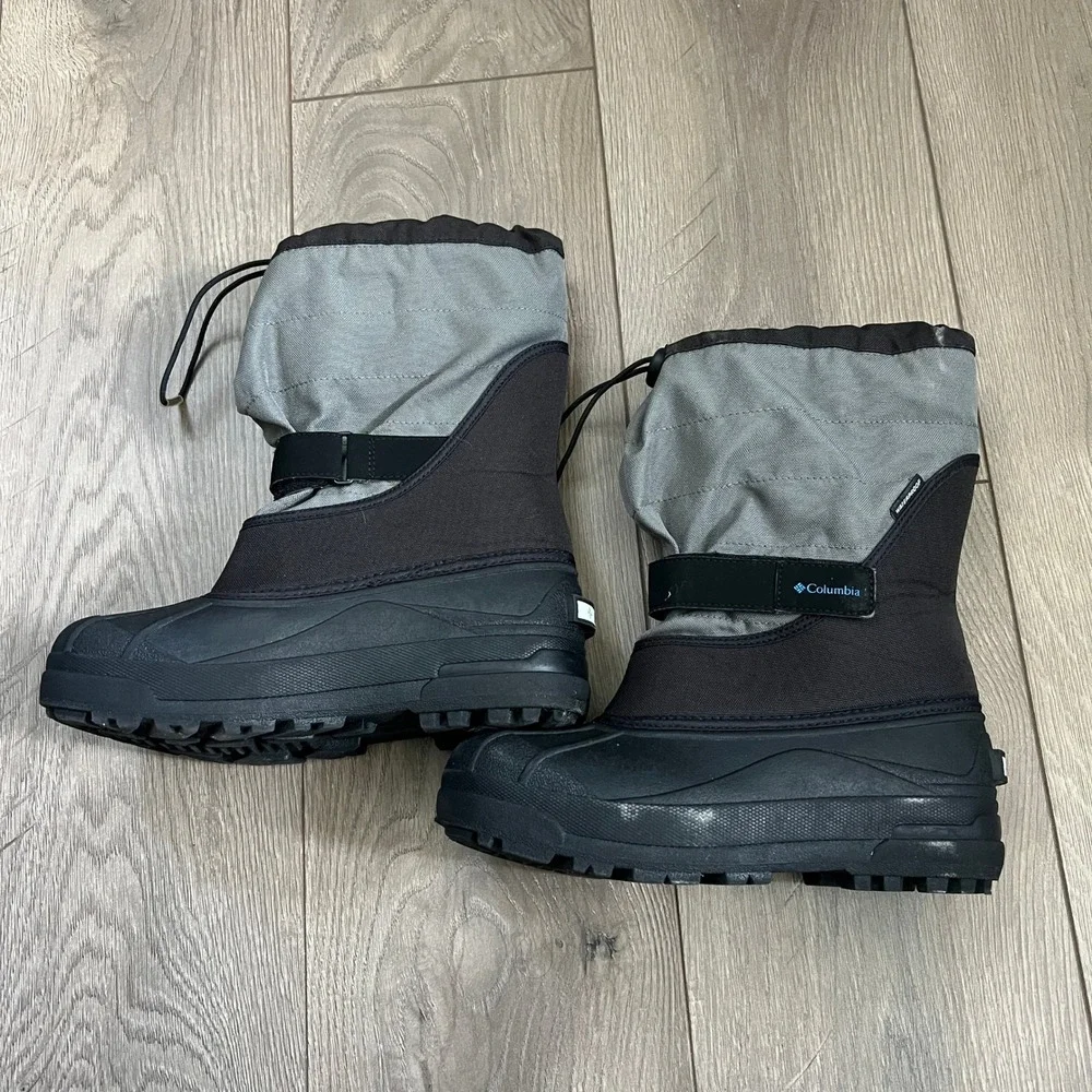 Columbia Powderbug Plus II KIDS Size 6 Waterproof Winter Snow Boots‎ Black Gray